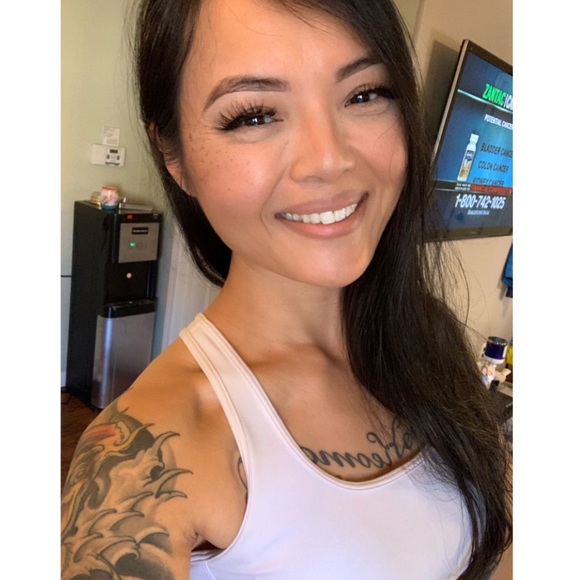 Hi, I’m Amanda:). - Picture 1 of 1